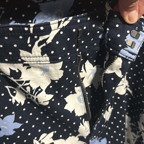 Shorts - Picture 4 of 4